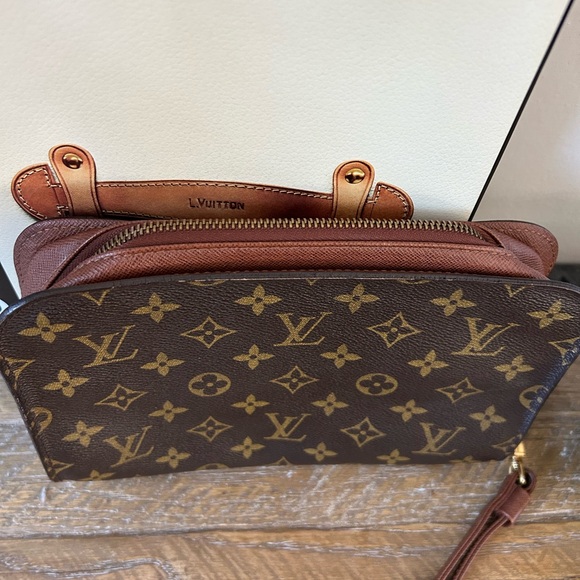 AUTHENTIC LOUIS VUITTON MONOGRAM CLUTCH WRISTLET - Picture 3 of 12